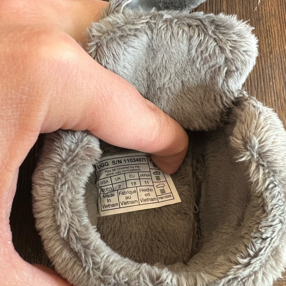 UGG Bixbee Infant Booties - Picture 6 of 6